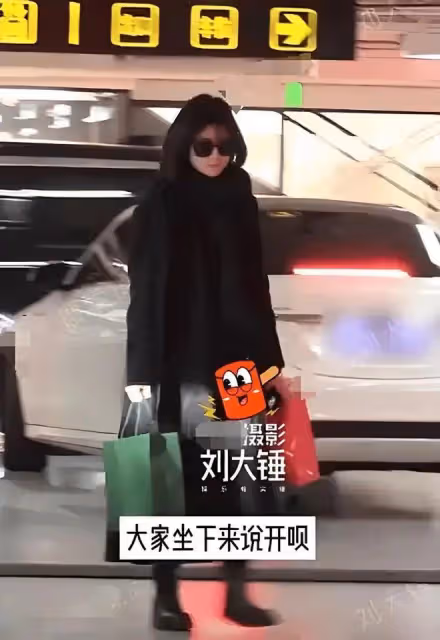 玉女形象崩塌的陳妍希,在與陳曉結婚8年後,依舊幸福甜蜜