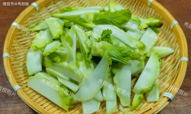 冬天使勁吃這菜！一通便，二護眼，三增免疫，鮮嫩營養，別不懂吃