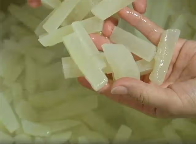 想吃冬瓜糖不用買,手把手教你在家做,香甜爽脆,看一遍學會