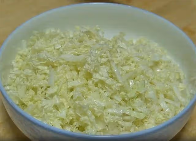 天冷多吃大白菜,加點燕麥,不炒不燉不腌,孩子吃的比肉還香