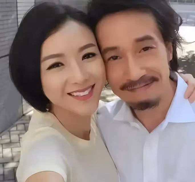 視帝陳豪內地豪買名牌手袋送老婆,揚言必須愛老婆,家庭幸福美滿