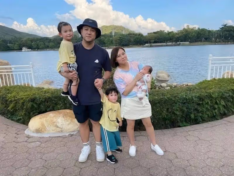 香港男星張致恆被曝在街頭做清潔工,多次陷經濟困難,婚後連生四子