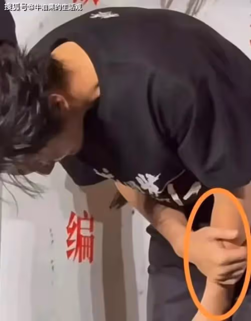黃曉明刪官宣文案,疑與葉珂分手劃清界限,女方閨蜜曝懷孕真相