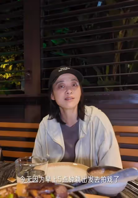 梅婷素顏出鏡為老公慶生,毫無顏值焦慮本人好樸素,夫妻關係超甜