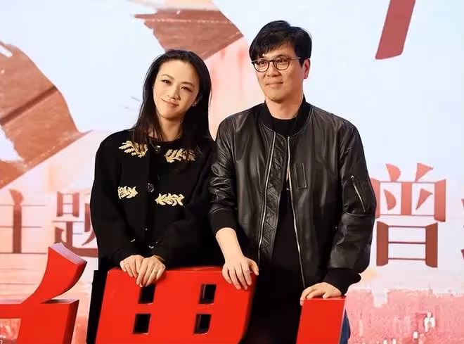 湯唯金泰勇青龍紅毯合體,才子佳人,幸福溢於言表,網友熱議不斷