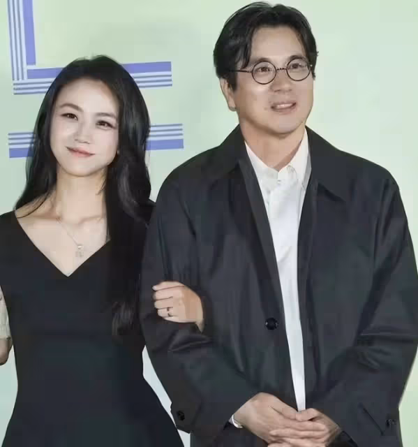 湯唯金泰勇青龍紅毯合體,才子佳人,幸福溢於言表,網友熱議不斷