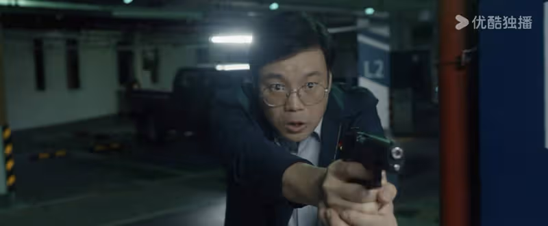 《白夜破曉》：看懂鄭旗對周巡的三次暗示，才懂內鬼的職位多高？