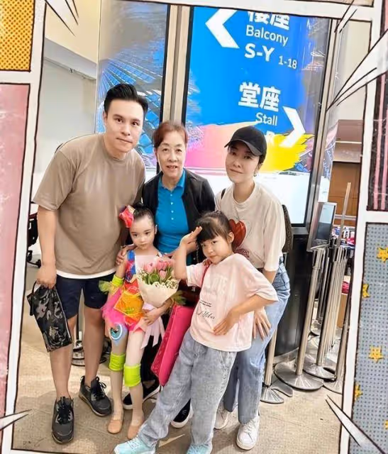 熊黛林豪宅內貌曝光!裝修簡約偏廳堆滿玩具,雙胞胎女兒性格迥異