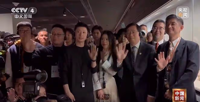 馬龍參訪台北故宮,大批球迷等候!喊話龍隊「不要退休」