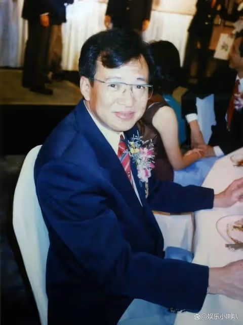 75歲許紹雄豪宅曝光,家中泳池可容納20人,奢華生活盡顯無遺!