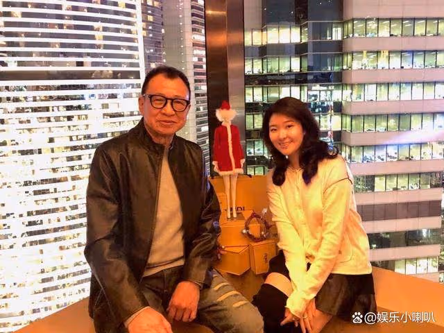 75歲許紹雄豪宅曝光,家中泳池可容納20人,奢華生活盡顯無遺!
