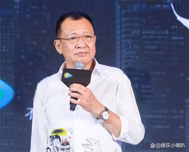 75歲許紹雄豪宅曝光,家中泳池可容納20人,奢華生活盡顯無遺!
