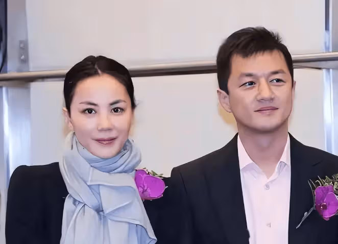 離婚10年,王菲一張高清照挽回最後的尊嚴,李嫣的態度說明一切