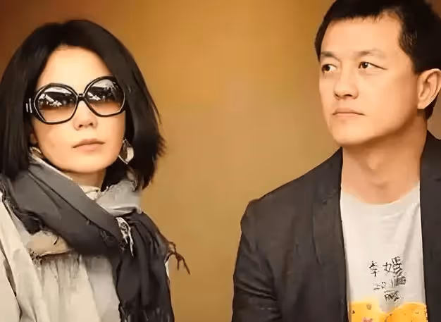 離婚10年,王菲一張高清照挽回最後的尊嚴,李嫣的態度說明一切