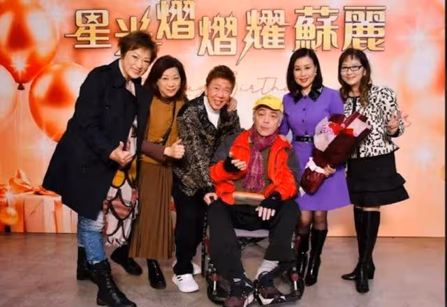 令人憂心!71歲張偉文坐輪椅現身聚會神情恍惚,2年前患上失智症