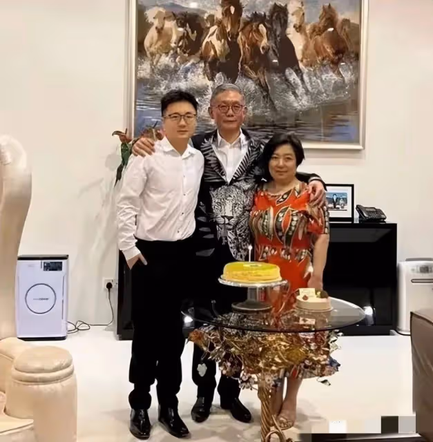話題女星袁嘉敏自認單身，想在社交軟體中認識高質素男性，對婚姻沒有憧憬