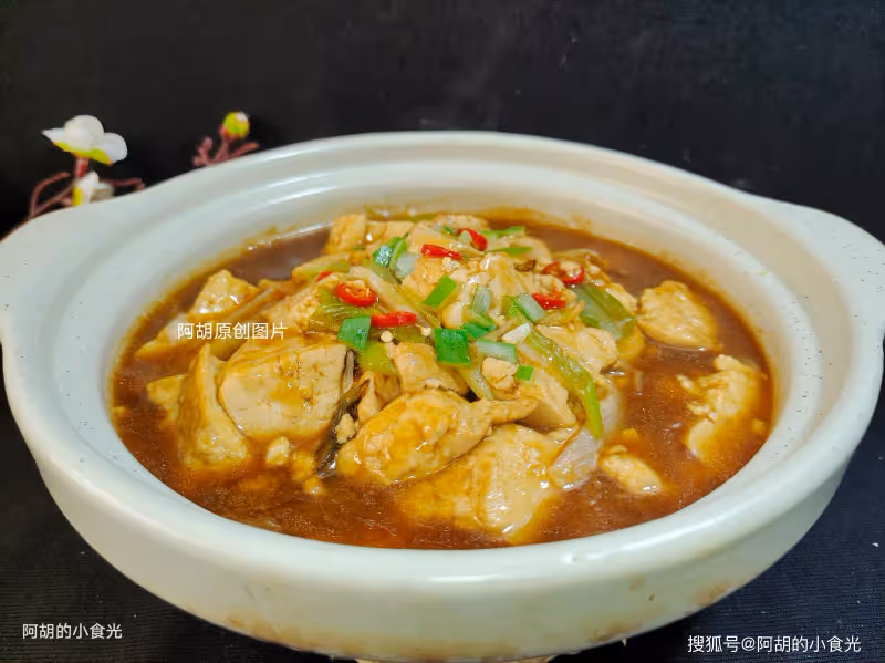 這菜除了好吃就是便宜,天冷時敞開吃!汁濃味鮮一鍋出,軟嫩入味、好吃不費事,熱乎乎的特下飯