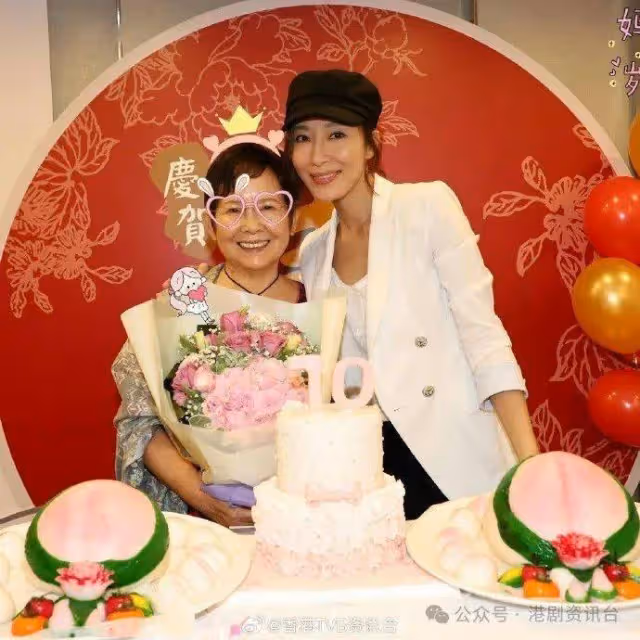 楊茜堯當年離巢TVB拒做井底之蛙!憶童年與母親倒垃圾激動落淚