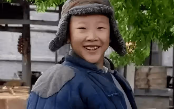 演員侯祥:9歲停止發育,年近40隻能演孩子,娶美妻卻被嘲像母子