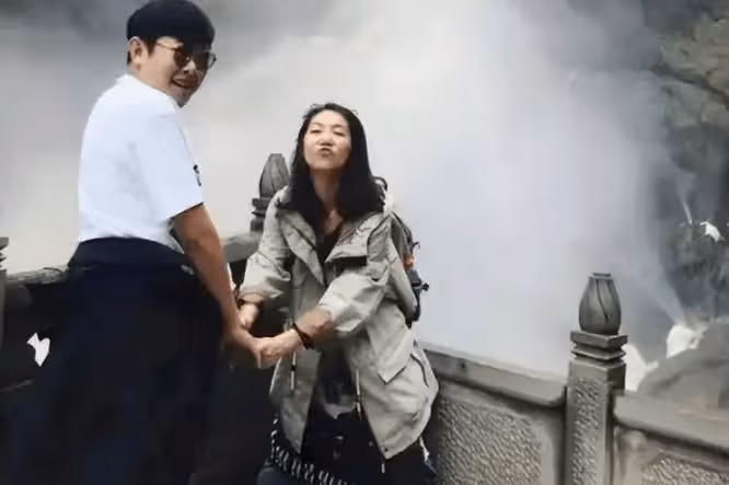 演員侯祥:9歲停止發育,年近40隻能演孩子,娶美妻卻被嘲像母子