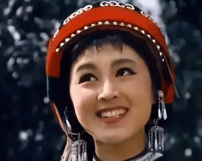 她一生只演兩部電影,卻為家鄉創收1000億,爆紅後精神失常,令人惋惜