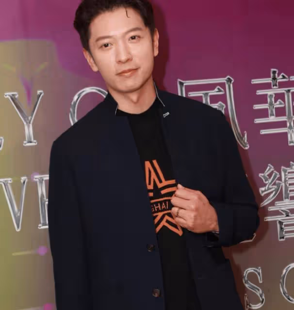 雙喜臨門!40歲TVB前男星大曬與美艷富婆婚照,太太挺大肚宣布下月產女