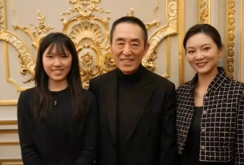 陳婷現實中有多美?盛裝打扮出席巴黎舞會,張藝謀的眼睛都看直了