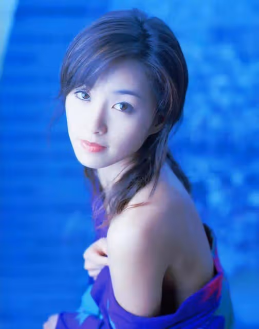 日本女星酒井法子寫真美爆了!雪膚玉貌大長腿性感火辣