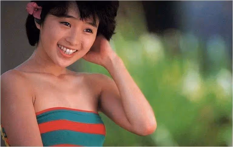 日本女星酒井法子寫真美爆了!雪膚玉貌大長腿性感火辣