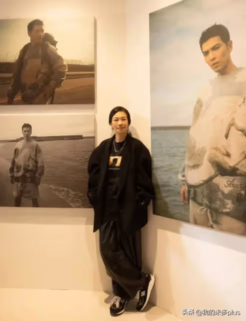 蕭敬騰帶老婆美國演出,51歲林有慧狂掃兩大包愛馬仕,氣勢十足
