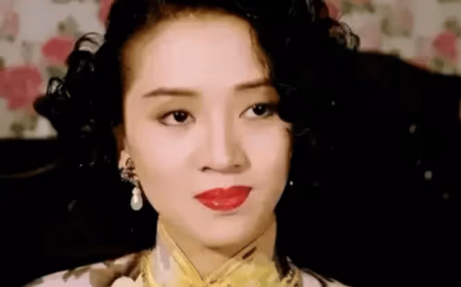 回首張藝謀:除了陳婷和鞏俐,還有個女人,我這輩子都等不到了,是我今生最大的遺憾