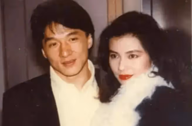 19歲已是「人間尤物」,47歲成寡婦,如今一個人住大豪宅、滿臉皺紋也無所謂