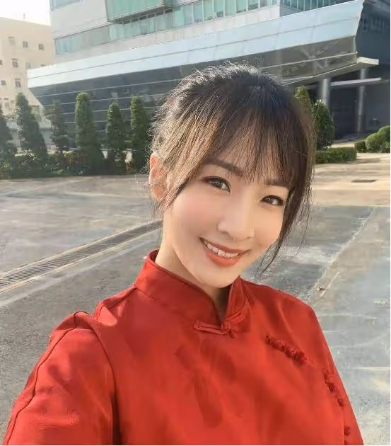 TVB小花新劇獲好評,曾為生計開出租,被稱「最美的士司機」