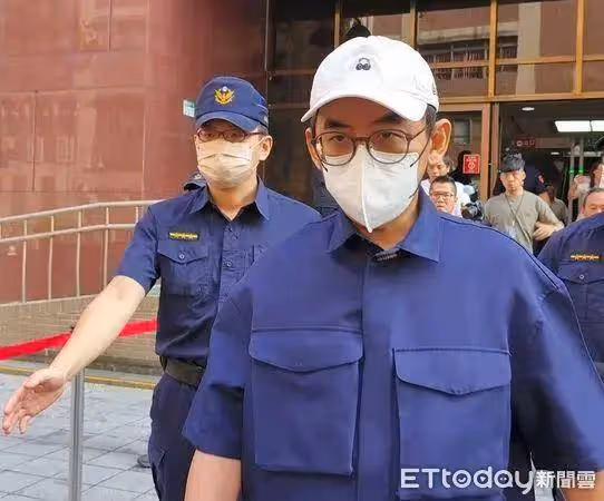 黃子佼藏48部兒少性影像!他力爭無罪,但一審判8月