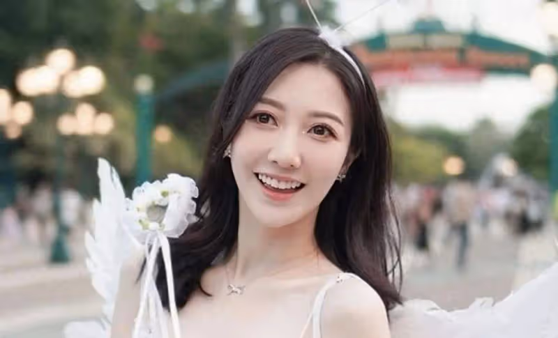 恭喜!TVB力捧花旦何依婷突然宣布懷孕,會經常嘔吐兼胃脹