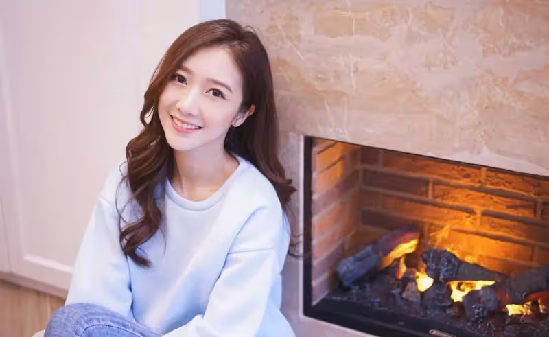 恭喜!TVB力捧花旦何依婷突然宣布懷孕,會經常嘔吐兼胃脹