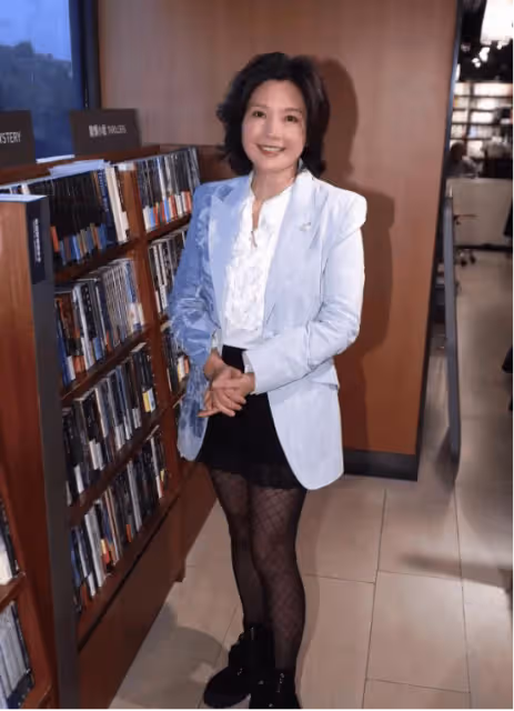 TVB前藝人曹眾,罕見出席公開活動,曾是邵逸夫紅顏知己,隱退後嫁富豪
