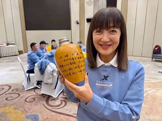 73歲馬海倫完成10k馬拉松,超越周潤發紀錄,夫家顯赫,家底豐厚