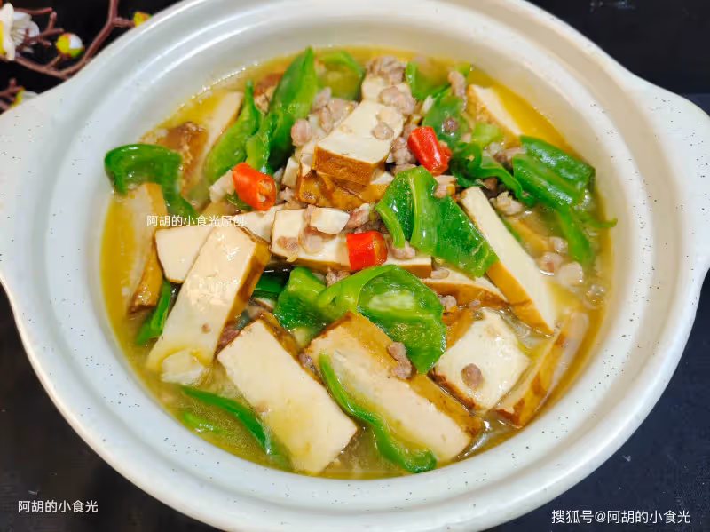 冬天不想吃肉就吃它，老祖宗發明的寶貝！熱乎乎地來一鍋，香味撲面而來、特下飯，吃完暖和一整天