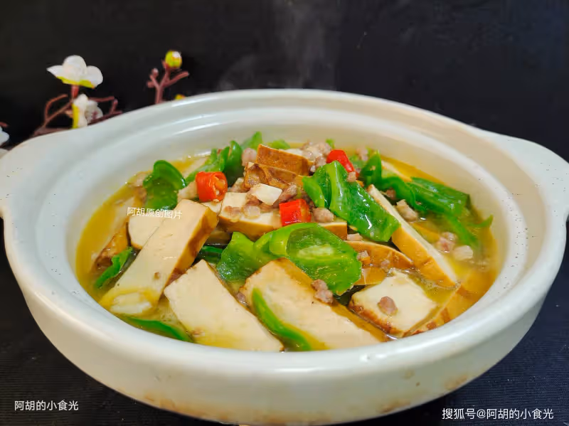 冬天不想吃肉就吃它，老祖宗發明的寶貝！熱乎乎地來一鍋，香味撲面而來、特下飯，吃完暖和一整天