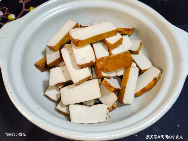 冬天不想吃肉就吃它，老祖宗發明的寶貝！熱乎乎地來一鍋，香味撲面而來、特下飯，吃完暖和一整天