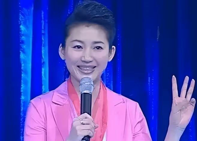 央視前主持人王小丫,身患重病,病床上說了一段話讓人潸然淚下