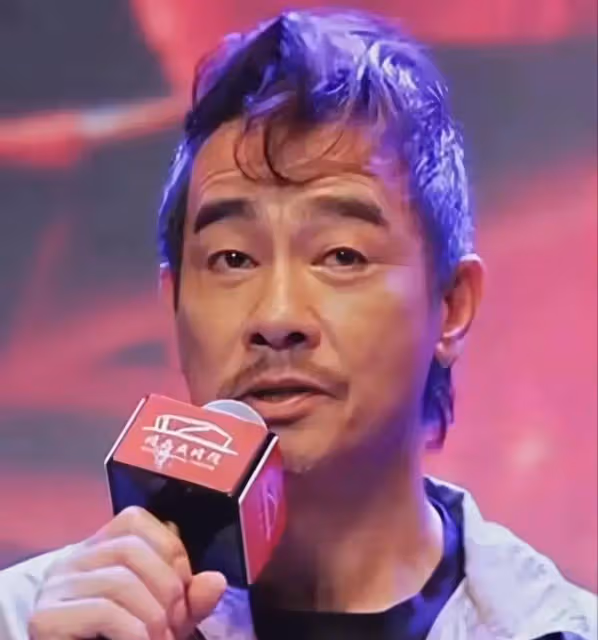 57歲陳小春再拍古惑仔題材電影,電影上映票房慘澹遭網友吐槽