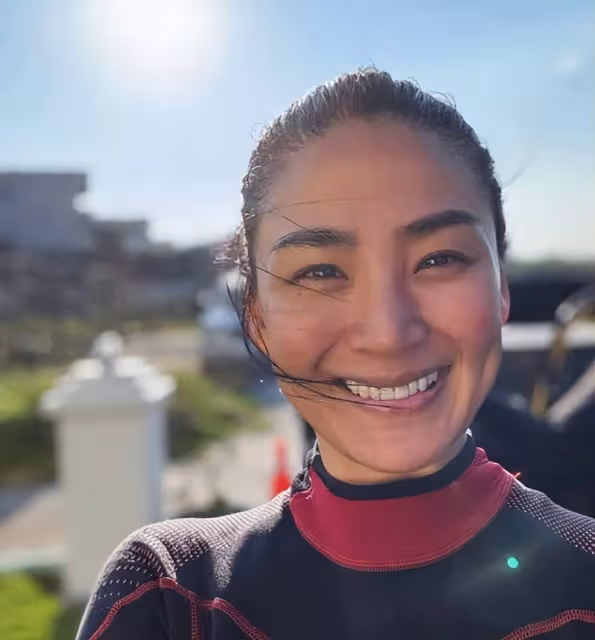 46歲的洪小鈴官宣結婚懷孕,雙喜臨門,老公張天霖曬婚紗照