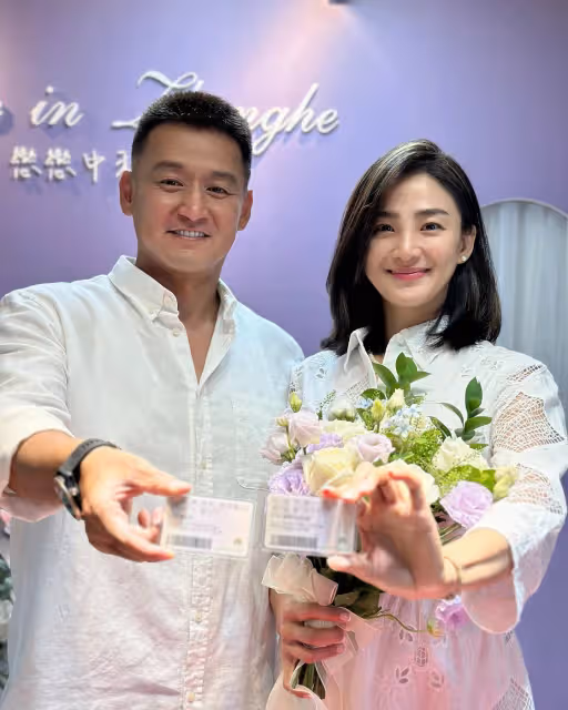 46歲的洪小鈴官宣結婚懷孕,雙喜臨門,老公張天霖曬婚紗照