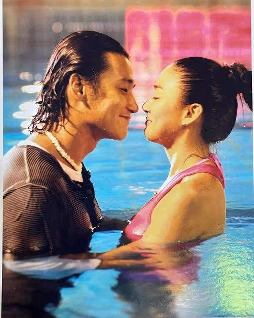 46歲的洪小鈴官宣結婚懷孕,雙喜臨門,老公張天霖曬婚紗照