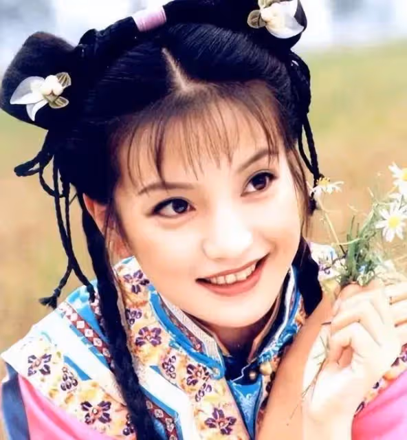 趙薇悼念瓊瑤,時隔3年首發文!還珠播出26年,就知道小燕子會來