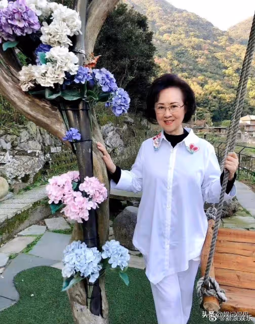 86歲瓊瑤自殺身亡!林心如淚崩悼念,曾戀大25歲老師,遺產超5億