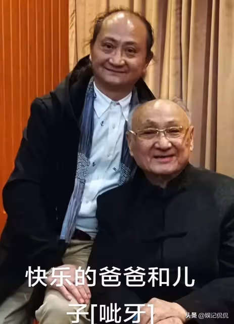 童祥苓遺照曝光!靈堂設家中太簡易,89歲夫人坐輪椅出鏡哭成淚人