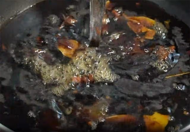 冬天要多吃蘿蔔,加一碗黃豆,不炒不燉不油炸,一次做6斤不夠吃